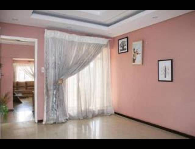 3 BEDROOM HOUSE FOR SALE IN TEMBISA EXT 11